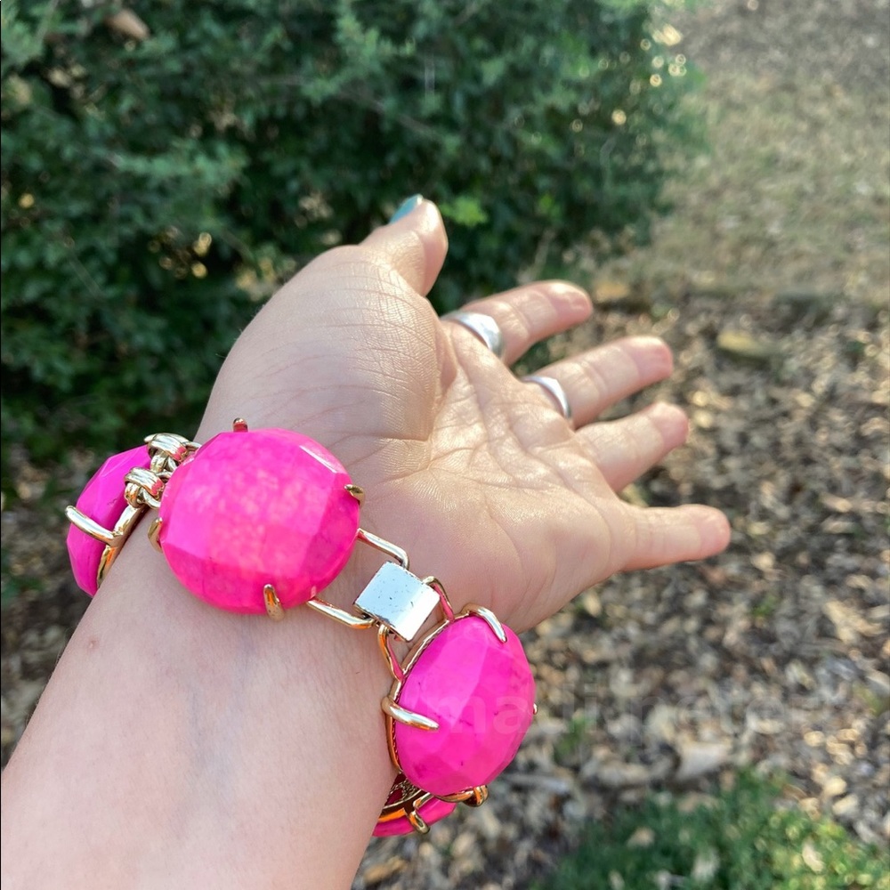 Kendra Scott Cassie Bracelet in Magenta - Picture 6 of 7